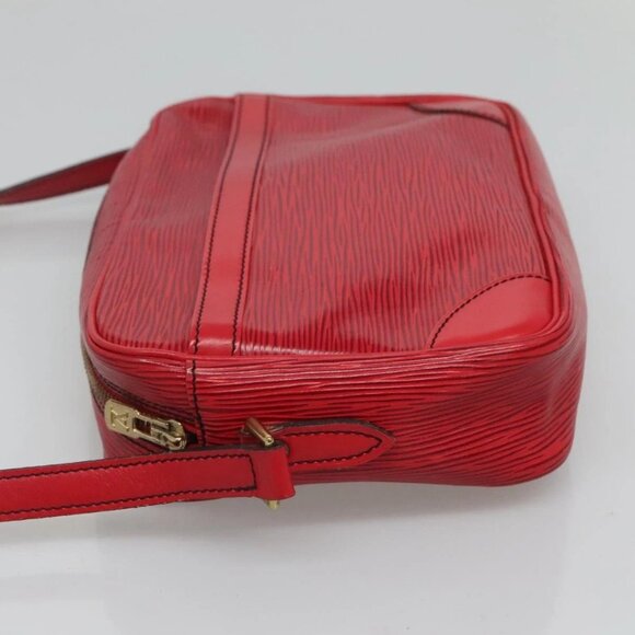 LOUIS VUITTON Epi Trocadero 23 Shoulder Bag Red - Picture 4 of 16